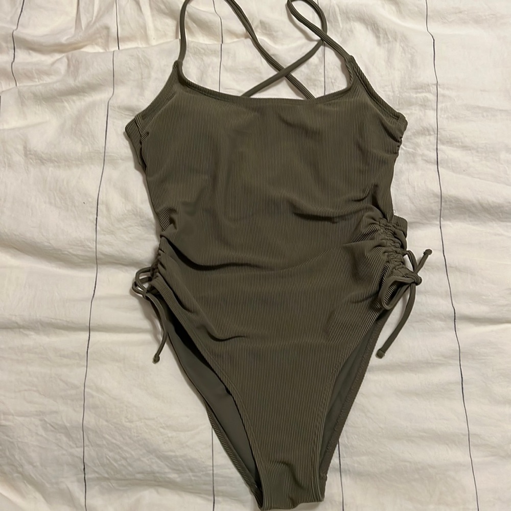 One piece swim suit